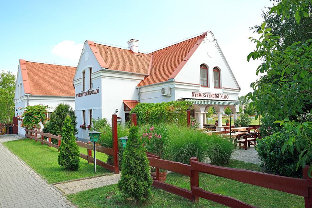 Nyerges Vendegfogado Bed & Breakfast Hegykő Eksteriør bilde